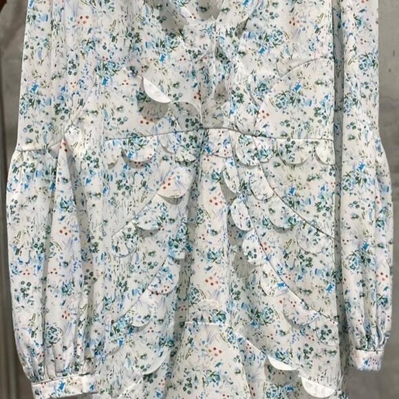 Beulah White & Blue Dress with scalloped sleeves - Picture 2 of 5